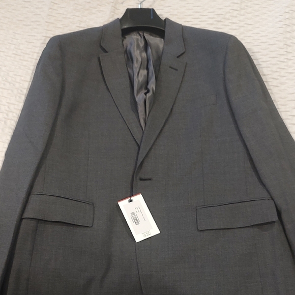 UNTUCKit Dark Gray Suit Jacket